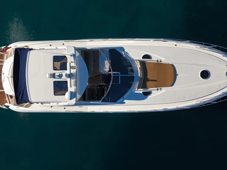Alquiler de Sunseeker Portofino 53 en Paris