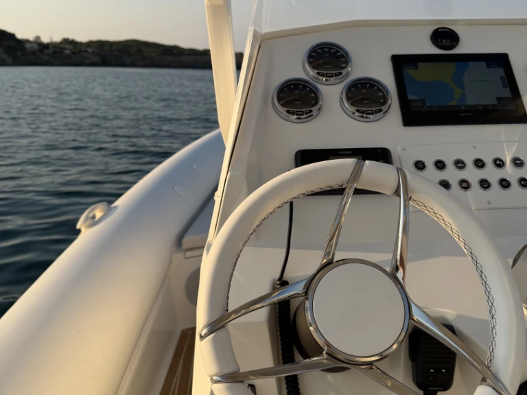 Alquiler de Neumática, con o sin patrón Seafighter Zante
