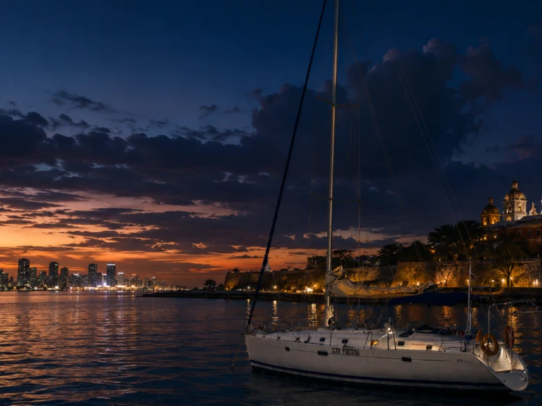 Alquiler de Velero, con o sin patrón Bénéteau Cartagena