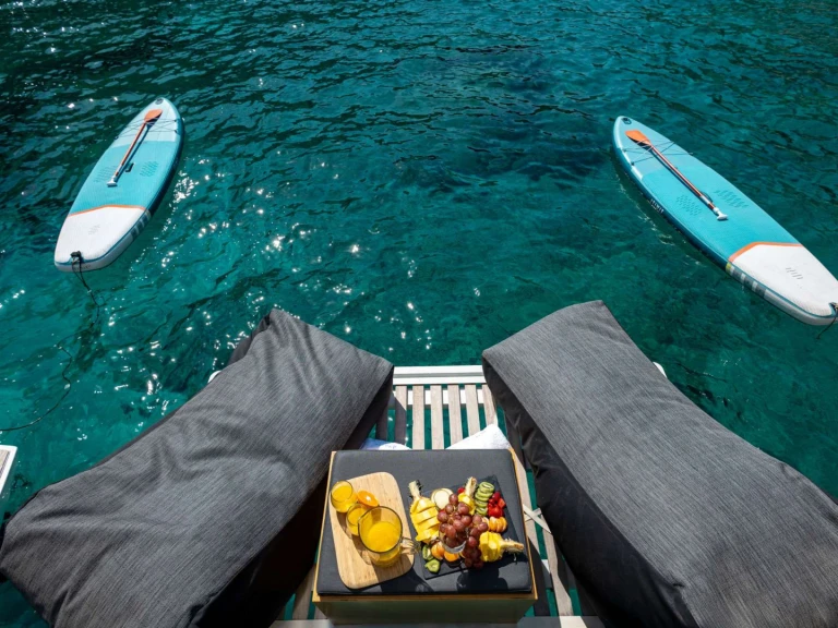 Catamarán para alquilar Athens Marina al mejor precio
