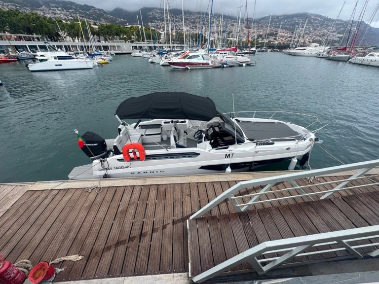 Alquiler Lancha en Porto do Funchal - Karnic R8S