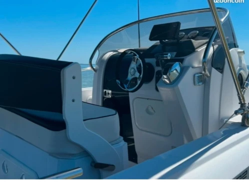 Alquiler de Ranieri Shadow 22 S en Le Grau-d'Agde