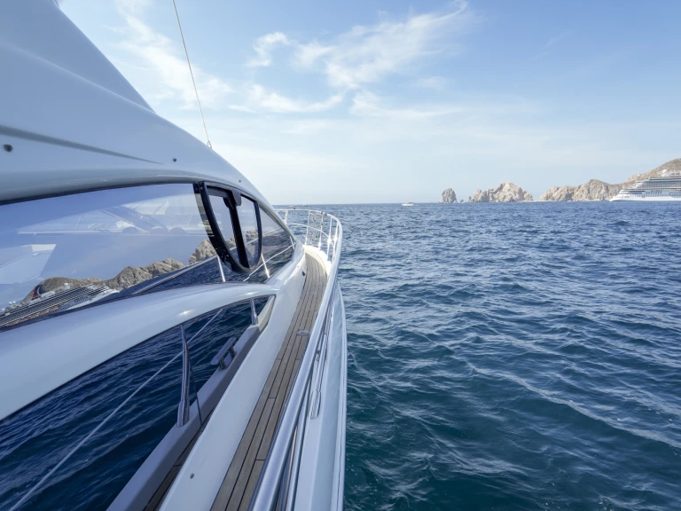 Alquiler Lancha en Cabo San Lucas - Azimut 48 Flybridge