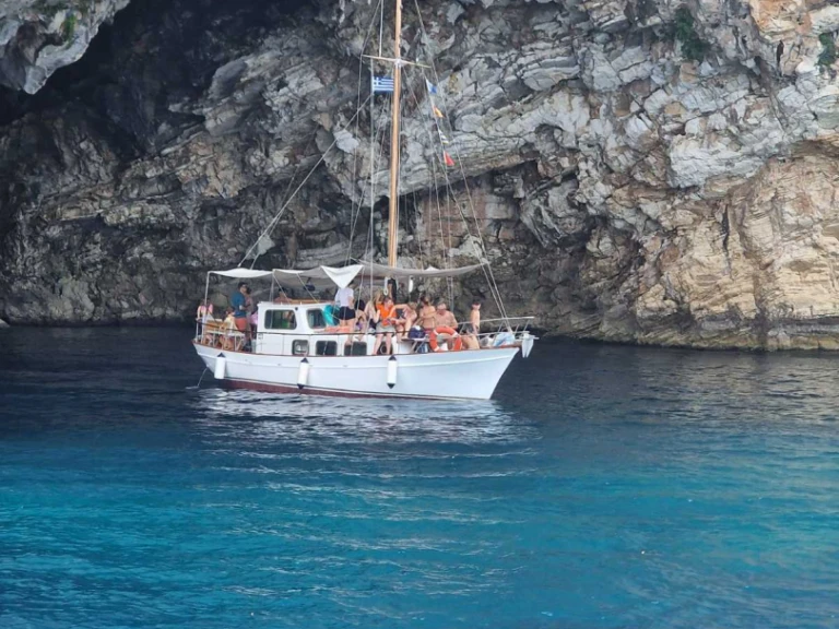 Greece Liberty de alquiler a Nidrí