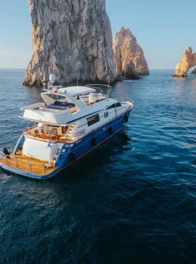 Alquiler de embarcaciones Viking Yachts 85 Motor Yacht enCabo San Lucas en Samboat