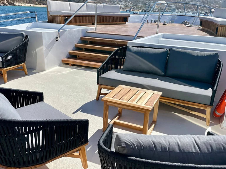 Alquiler de Pelican Luxury Motor Yacht en Cabo San Lucas