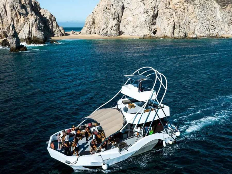 Alquiler de barcos Cabo San Lucas barato de Luxury Motor Yacht