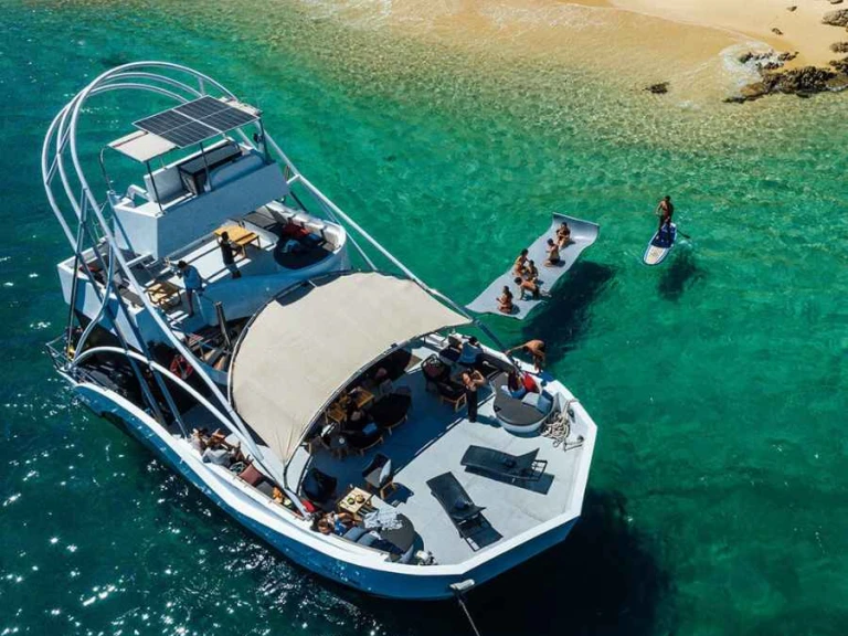 Alquiler de barcos Cabo San Lucas barato de Luxury Motor Yacht