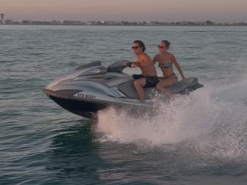 Alquiler Moto de agua Yamaha con o sin  título de navegación
