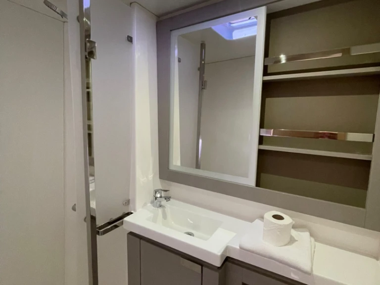 Alquiler de embarcaciones Fountaine Pajot Elba 45 enOlbia en Samboat