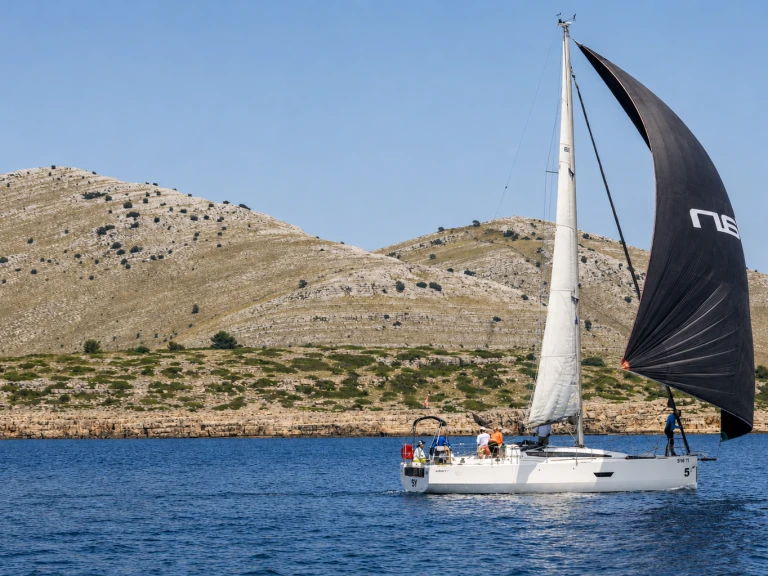 Alquiler Velero en Betina - Elan E4