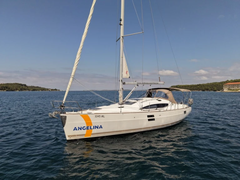 Alquiler Pula - Elan Impression 40 en SamBoat