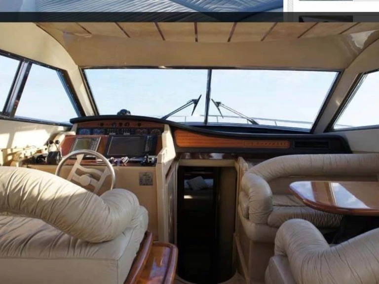 Alquiler de embarcaciones Ferretti Ferretti 53 enMarsella en Samboat