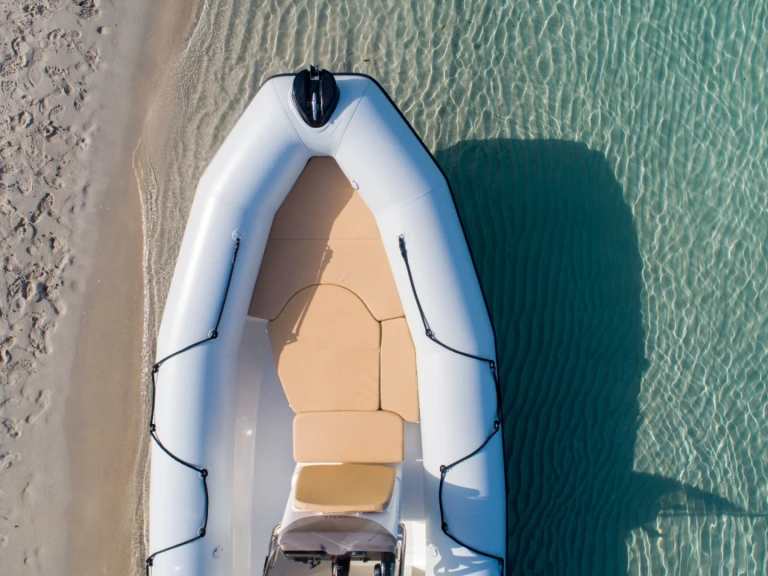 Alquiler de Bombard BOMBARD 650 SUNRIDER NEO en Isolella