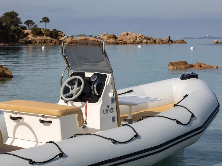 Alquiler Neumática en Isolella - Bombard BOMBARD 650 SUNRIDER NEO