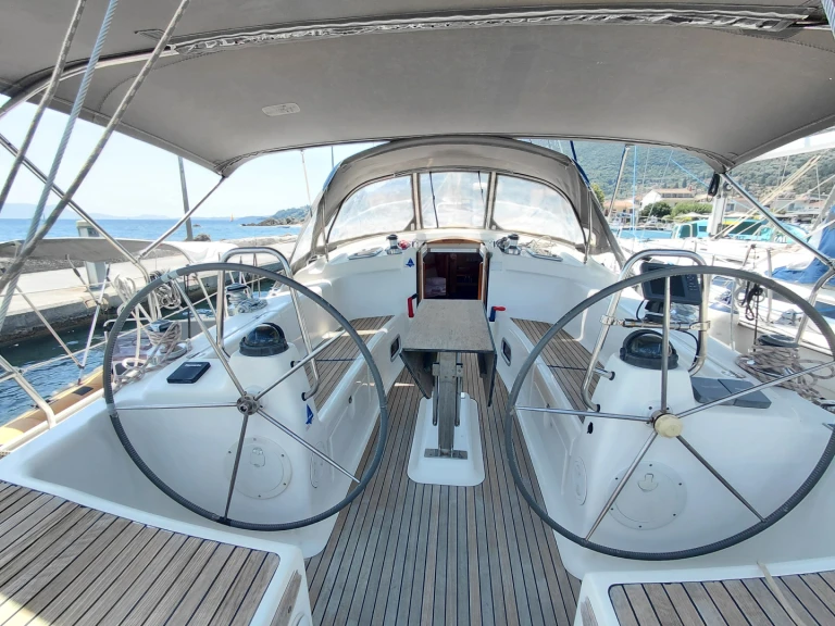 Alquiler de Bavaria Bavaria 43 Cruiser en Lefkáda