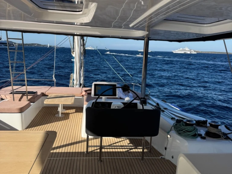 Alquiler de Catamarán, con o sin patrón Lagoon Cugnana Verde