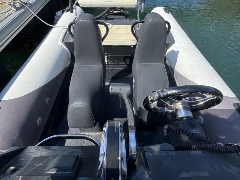 Alquiler Neumática Hydrosport con o sin  título de navegación