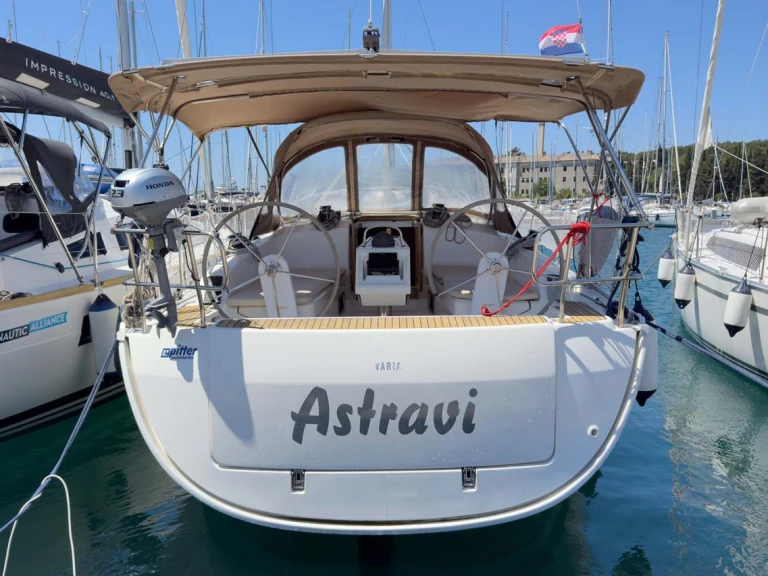 Alquiler Velero en Pula - Bavaria Cruiser 37