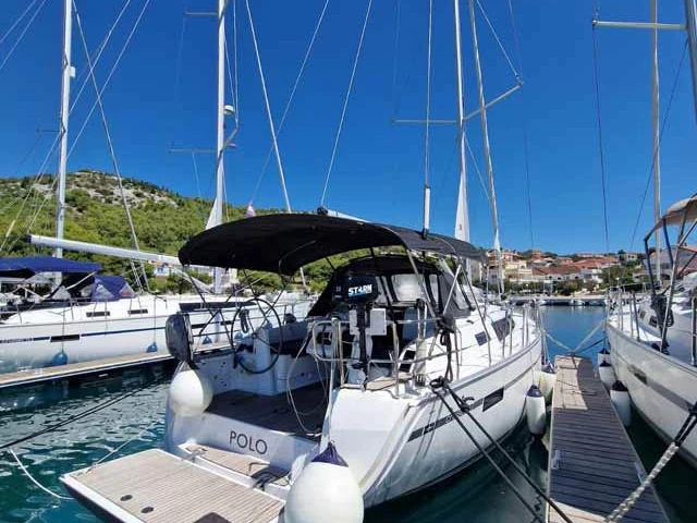 Velero para alquilar Pula al mejor precio