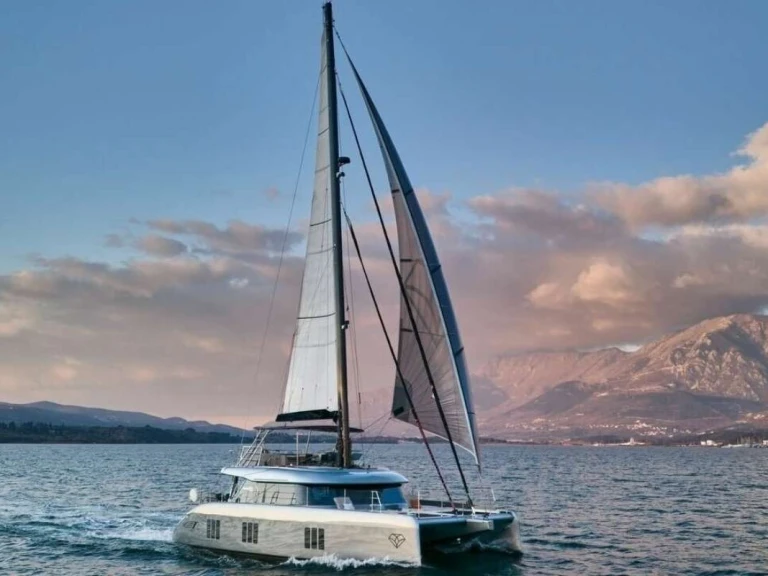 Alquiler de Yate de lujo, con o sin patrón Sunreef Provenza-Alpes-Costa Azul