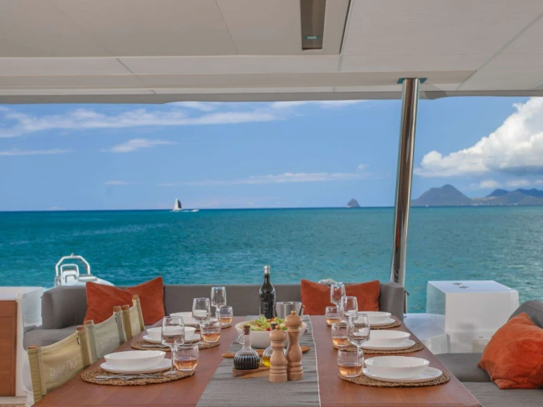 Alquiler Yate de lujo Fountaine Pajot con o sin  título de navegación
