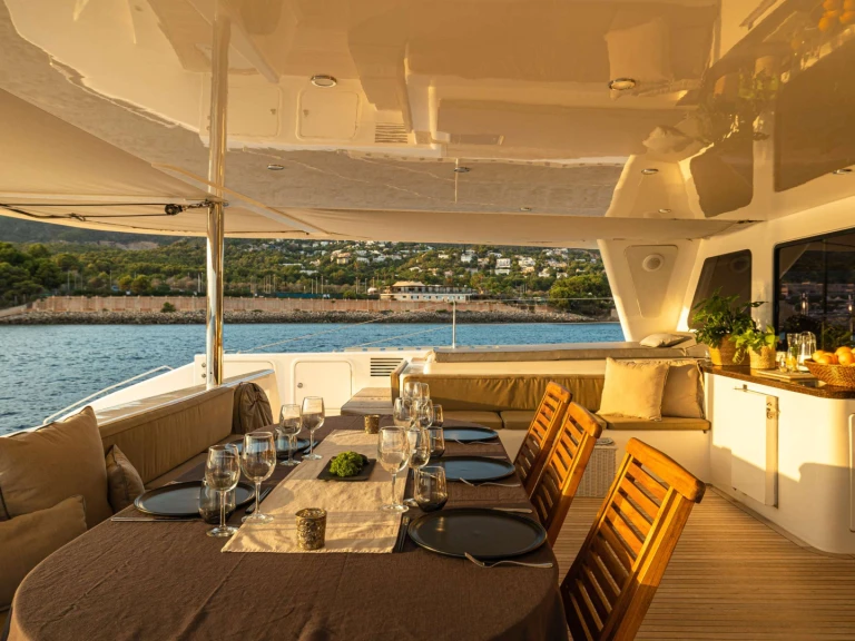 Alquiler de embarcaciones Matrix Yachts KINGS RANSOM enNápoles en Samboat