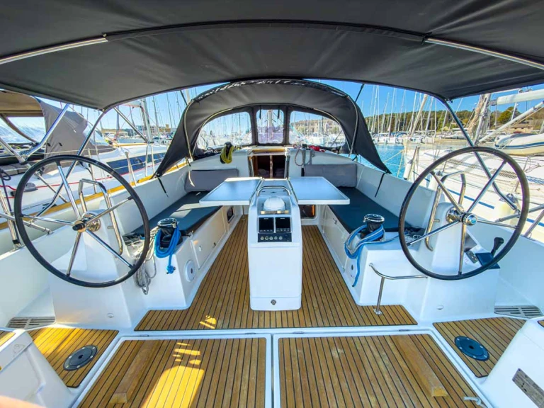 Velero para alquilar Pula al mejor precio