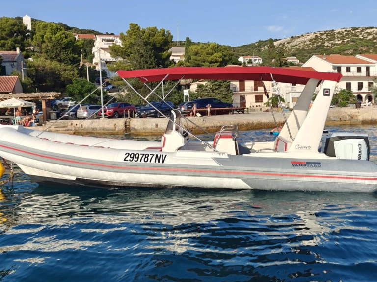 Valiant V 750 Cruiser de alquiler a Novalja