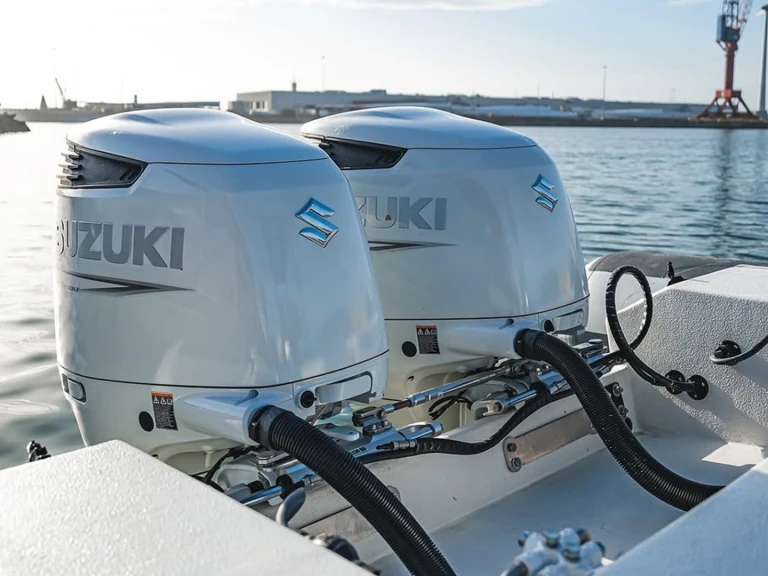 Alquiler de embarcaciones Searib's 9.60 PRO enArzon en Samboat