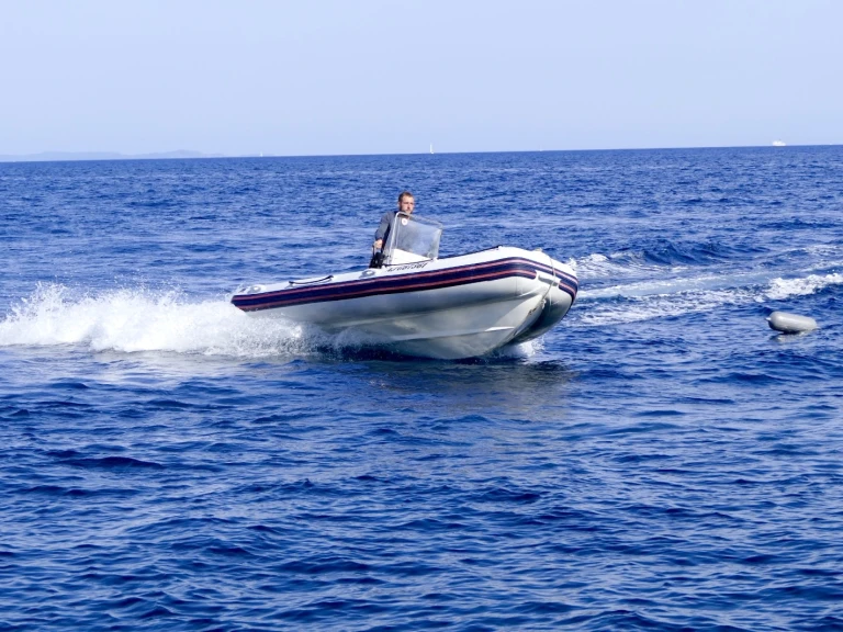 Alquiler de embarcaciones sportis Mc4700 enLe Brusc en Samboat