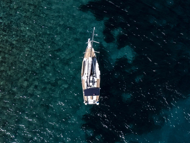 Alquiler de Velero, con o sin patrón Val Hvar