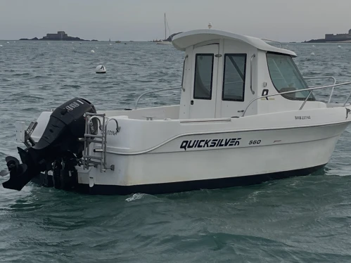 Barco de motor para alquilar Pléneuf-Val-André al mejor precio