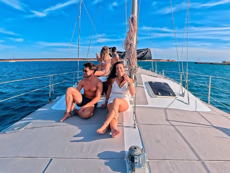 PEDRET ARNERO ENRIQUE CATAMARÁN de alquiler a Torrevieja