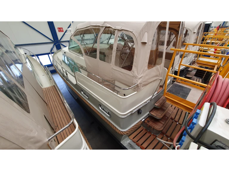 Alquiler de embarcaciones  Linssen Grand Sturdy 30.0 AC Intero enMirow en Samboat