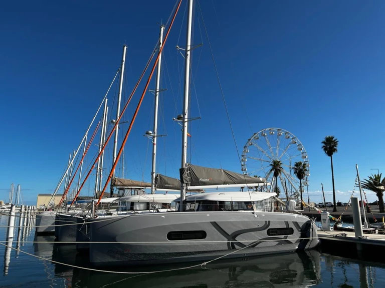 Alquiler Catamarán Excess con o sin  título de navegación