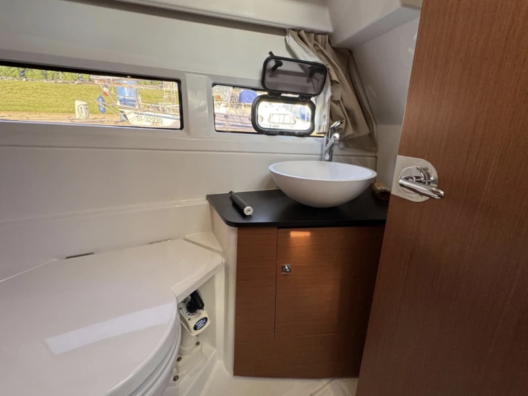 Jeanneau Merry Fisher 895 de alquiler a Asnières-sur-Seine