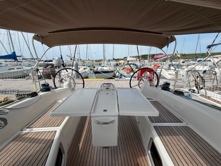 Alquiler de Jeanneau Sun Odyssey 410 en Cecina