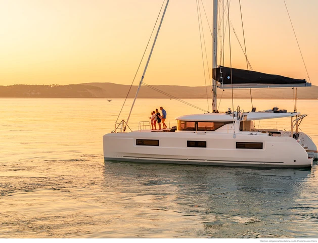 Alquiler de embarcaciones Lagoon Lagoon 46 enAjaccio en Samboat