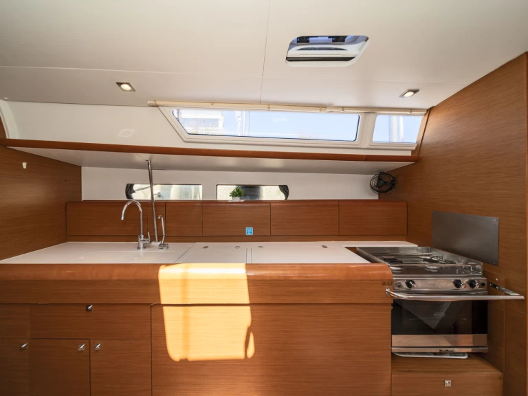 Alquiler de embarcaciones Jeanneau Sun Odyssey 479 enRhodes (Ciudad) en Samboat