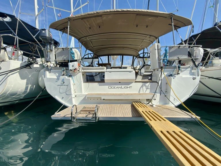 Bénéteau Oceanis 47 - 4 cab. de alquiler a Seget Donji