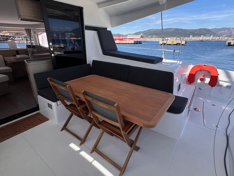 Alquiler de embarcaciones Lagoon Lagoon 42 enAjaccio en Samboat