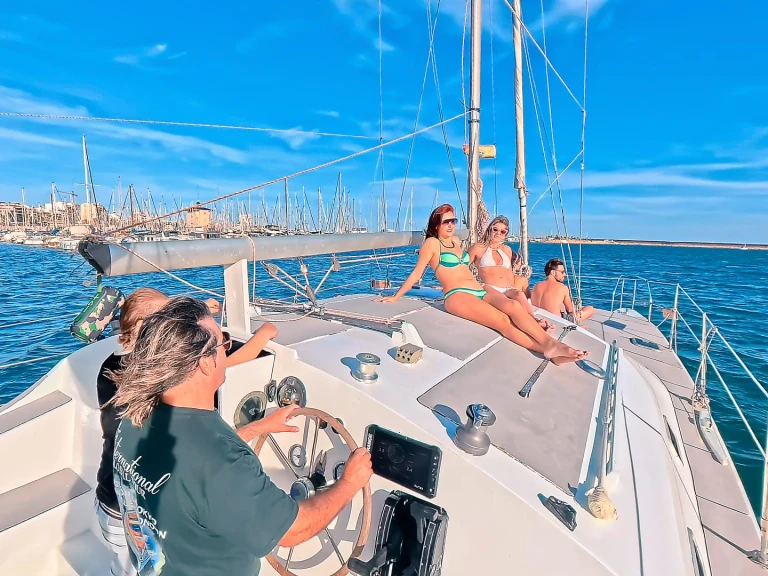 Alquiler de embarcaciones Lagoon Lagoon 37 enSanta Pola en Samboat