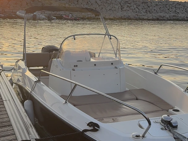Alquiler de embarcaciones Quicksilver Openactiv enFrancia en Samboat