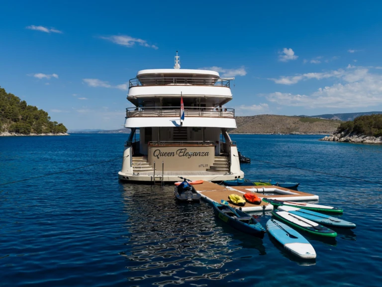 Alquiler de Yate de lujo, con o sin patrón Custom Croacia