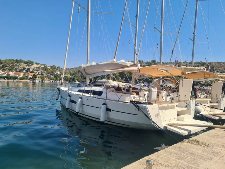 Alquiler de Velero, con o sin patrón Dufour Zaton