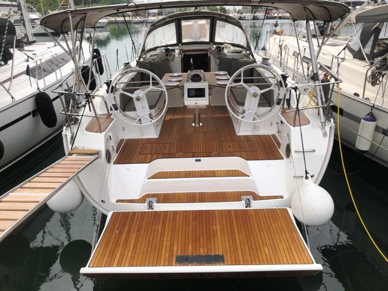 Bavaria Cruiser 46 de alquiler a Lefkáda