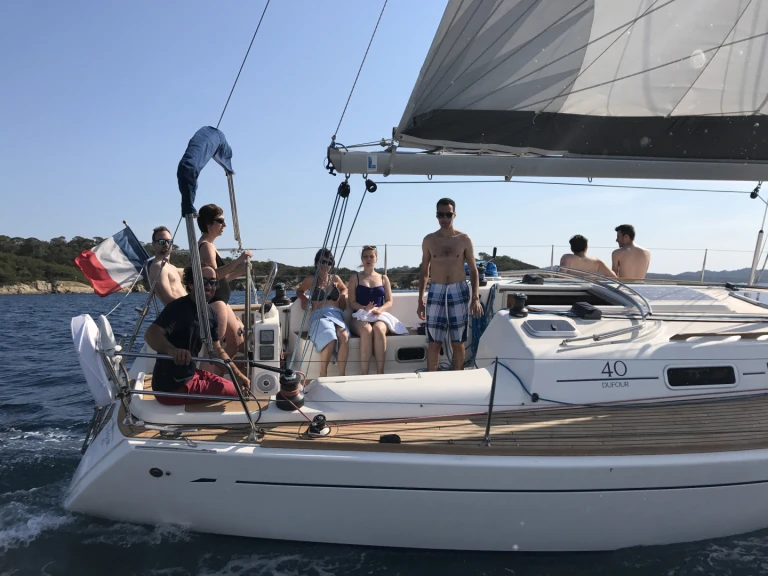 Alquiler Velero Dufour con o sin  título de navegación
