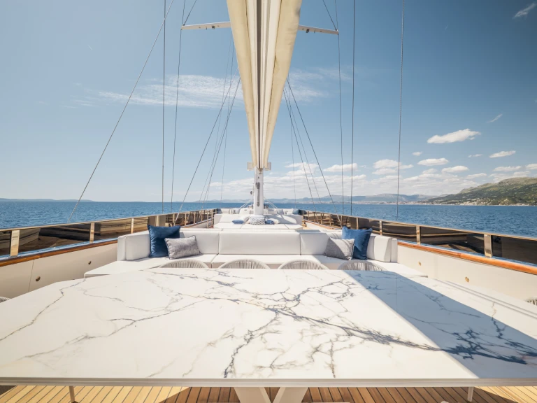 Alquiler de embarcaciones  Luxury Sailing Yacht CA enSplit en Samboat