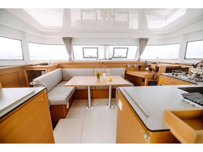 Catamarán para alquilar Gouviá al mejor precio